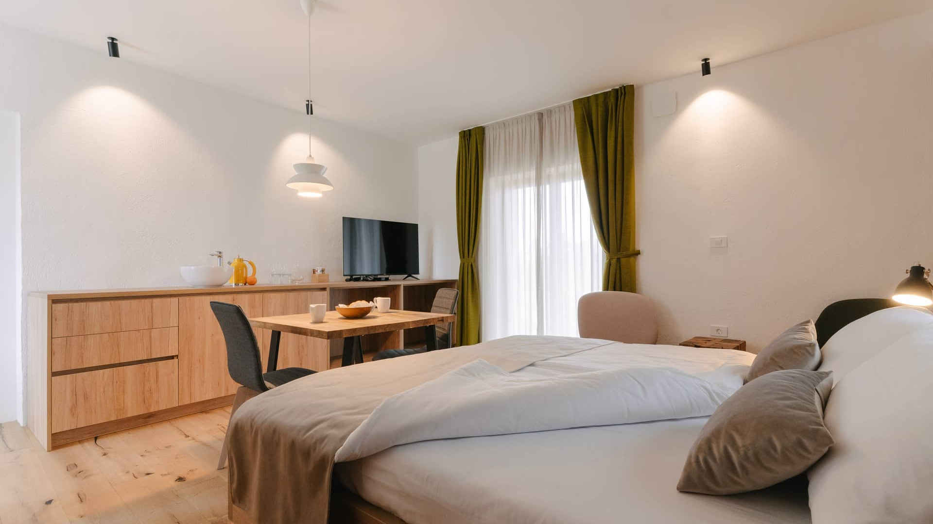 Accomodation - pirahotel.si